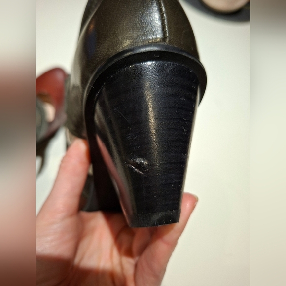 Mentha Women's Elegant Two-Tone Leather Mary Jane Heels (Size EU 38/US 7.5-8) - Picture 10 of 11